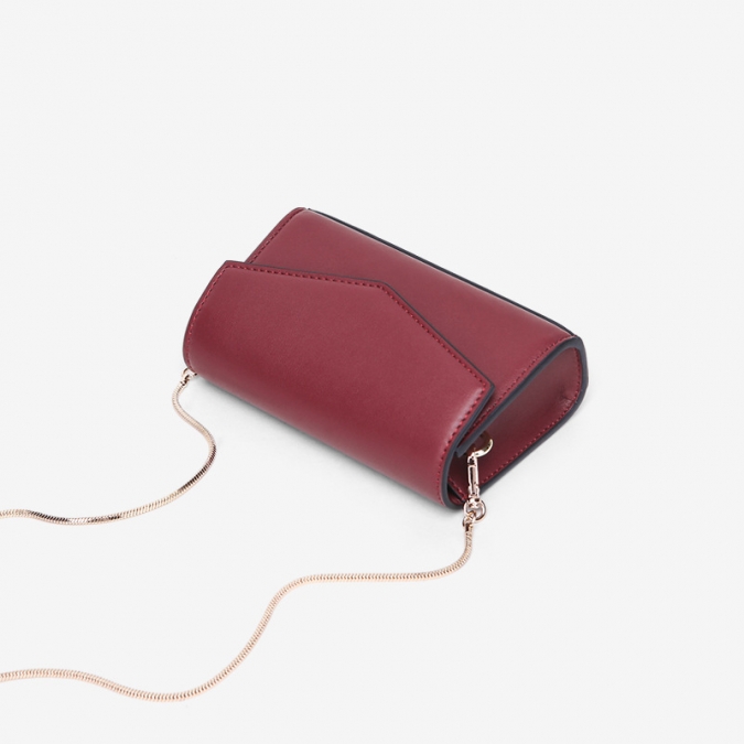 チェーン付きのシンプルなデザインのマルーンpuレザーフラップバッグの財布 
